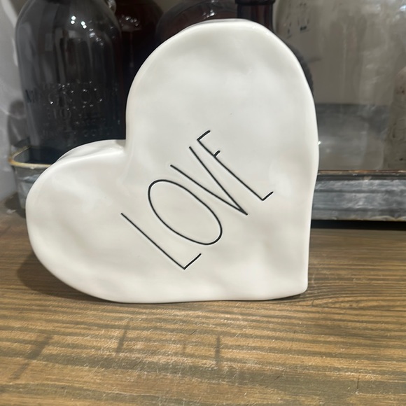 Rae Dunn LOVE Ceramic Heart - Picture 1 of 8